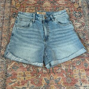 Kut from the Kloth Jane High Rise Short